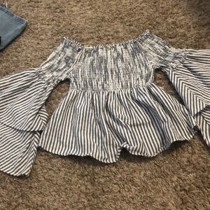 Off shoulder bell sleeve shirt